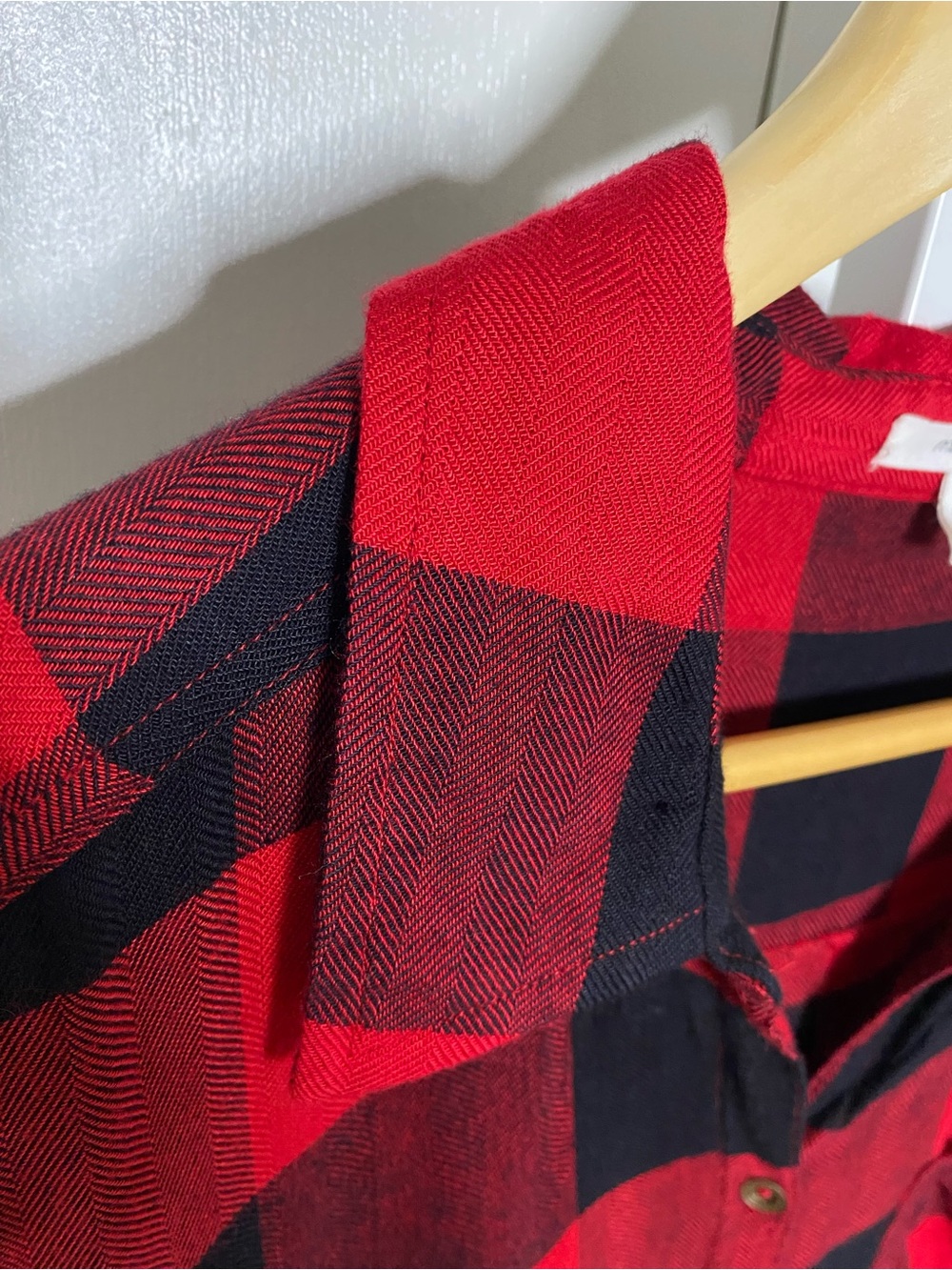 Maurices | Red/Black Buffalo Plaid 100% Rayon Tab-Sleeve Button-Down Shirt Sz 2X - Picture 6 of 16